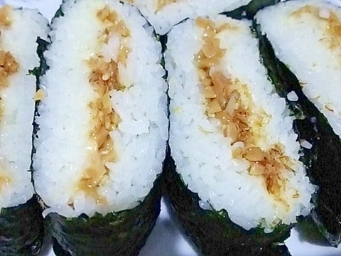 納豆とチーズのおにぎらず